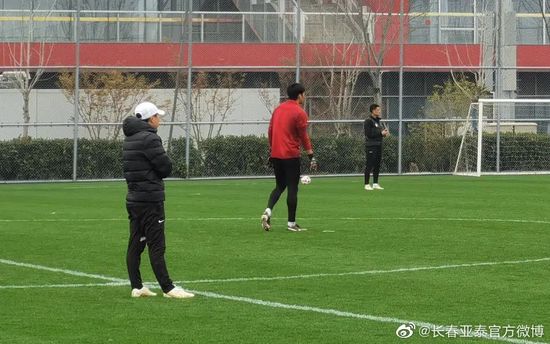 今年，东北喜剧的“快乐老家”沈阳，用热情的欢笑，再次迎接喜剧电影人回辽宁大团建。