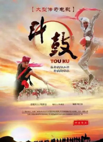 除了周边手办的开发，这些影片在IP联名方面也下足了功夫。